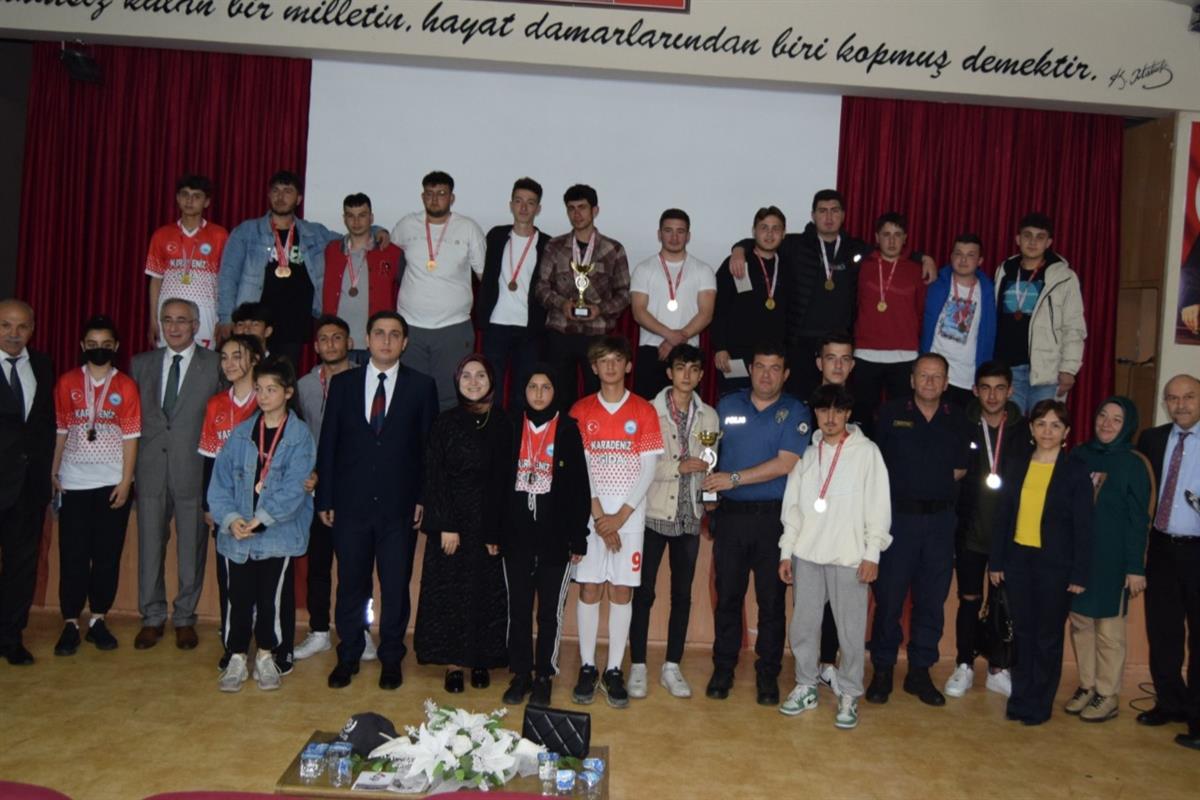 Piraziz’de 19 Mayıs Programı Gerçekleştirildi