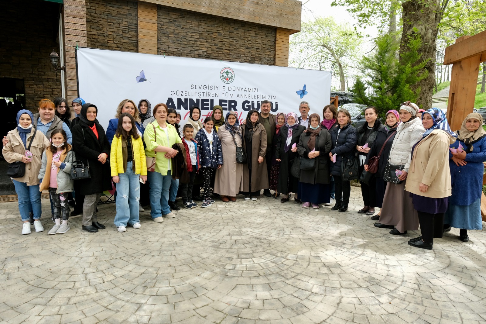 Başkan Şenlikoğlu; “Cennet Anaların Ayakları Altındadır”