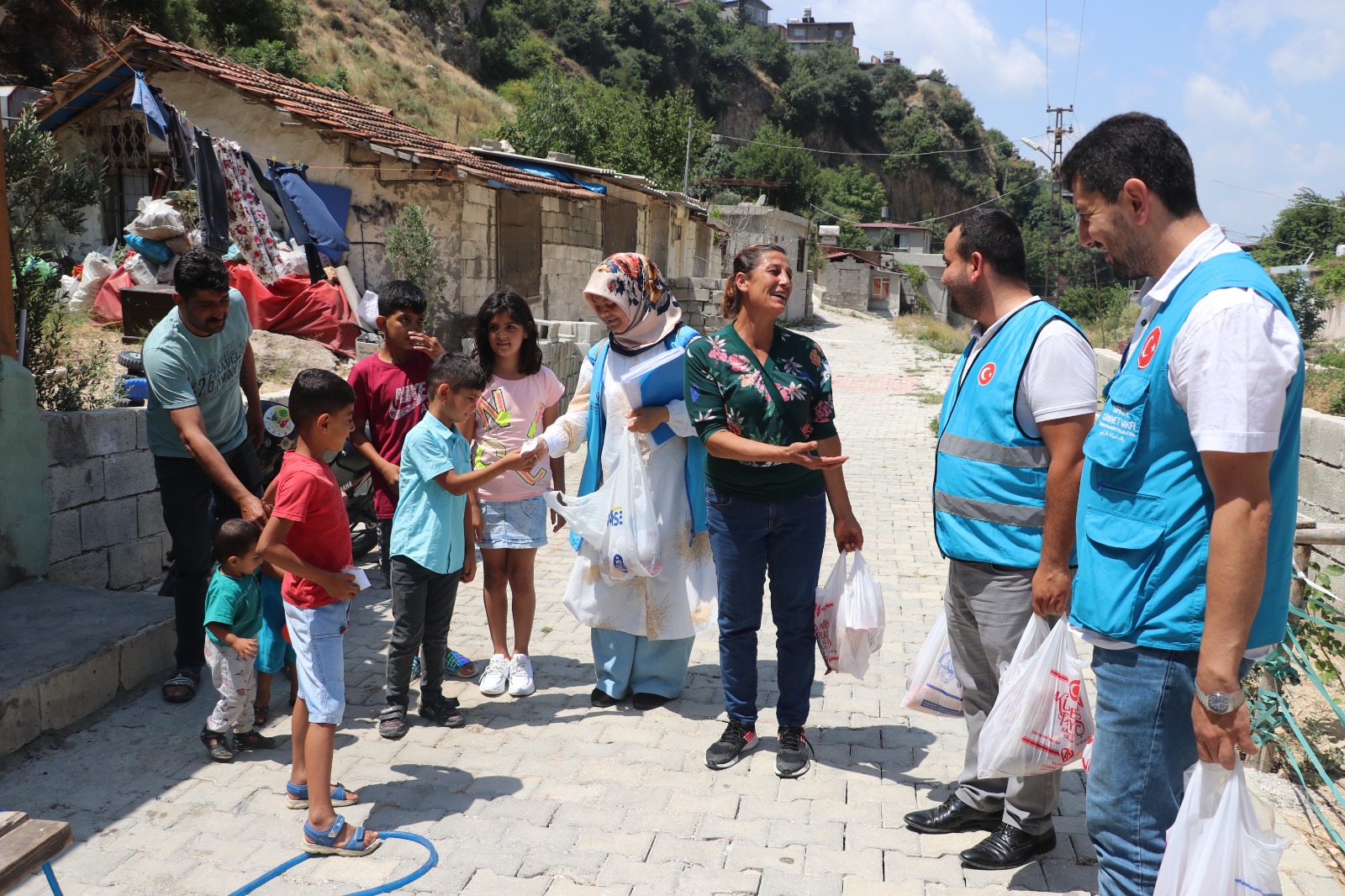 TDV, 31 bin 385 Gönüllüsüyle İhtiyaç Sahiplerinin Yardımına Koşuyor