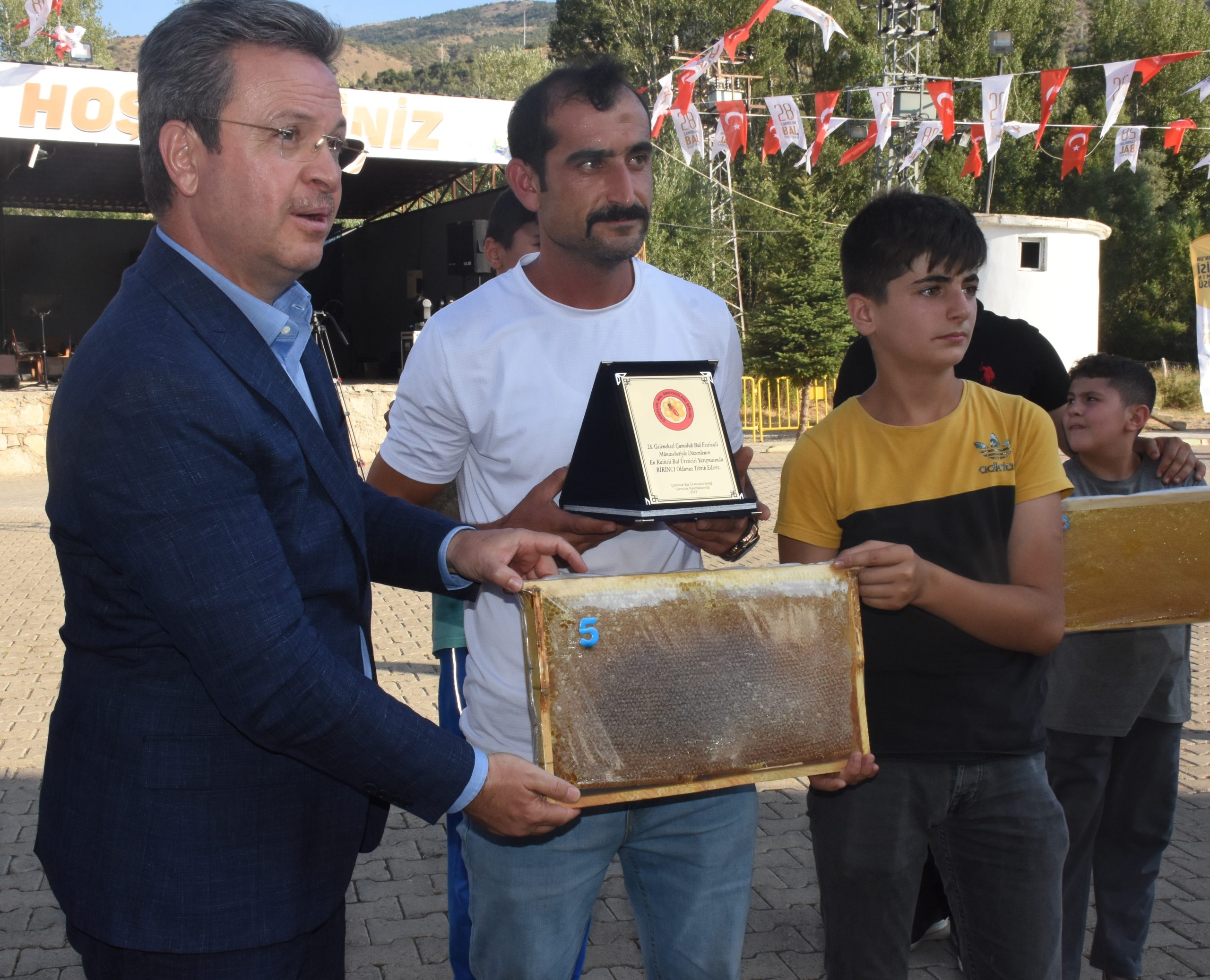 Giresun’da “28. Çamoluk Bal Festivali” Gerçekleştirildi