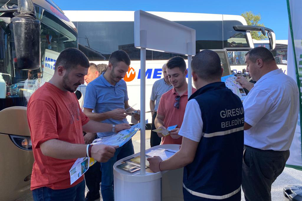 Giresun Belediyesi Üniversite Öğrencilerini Karşılıyor