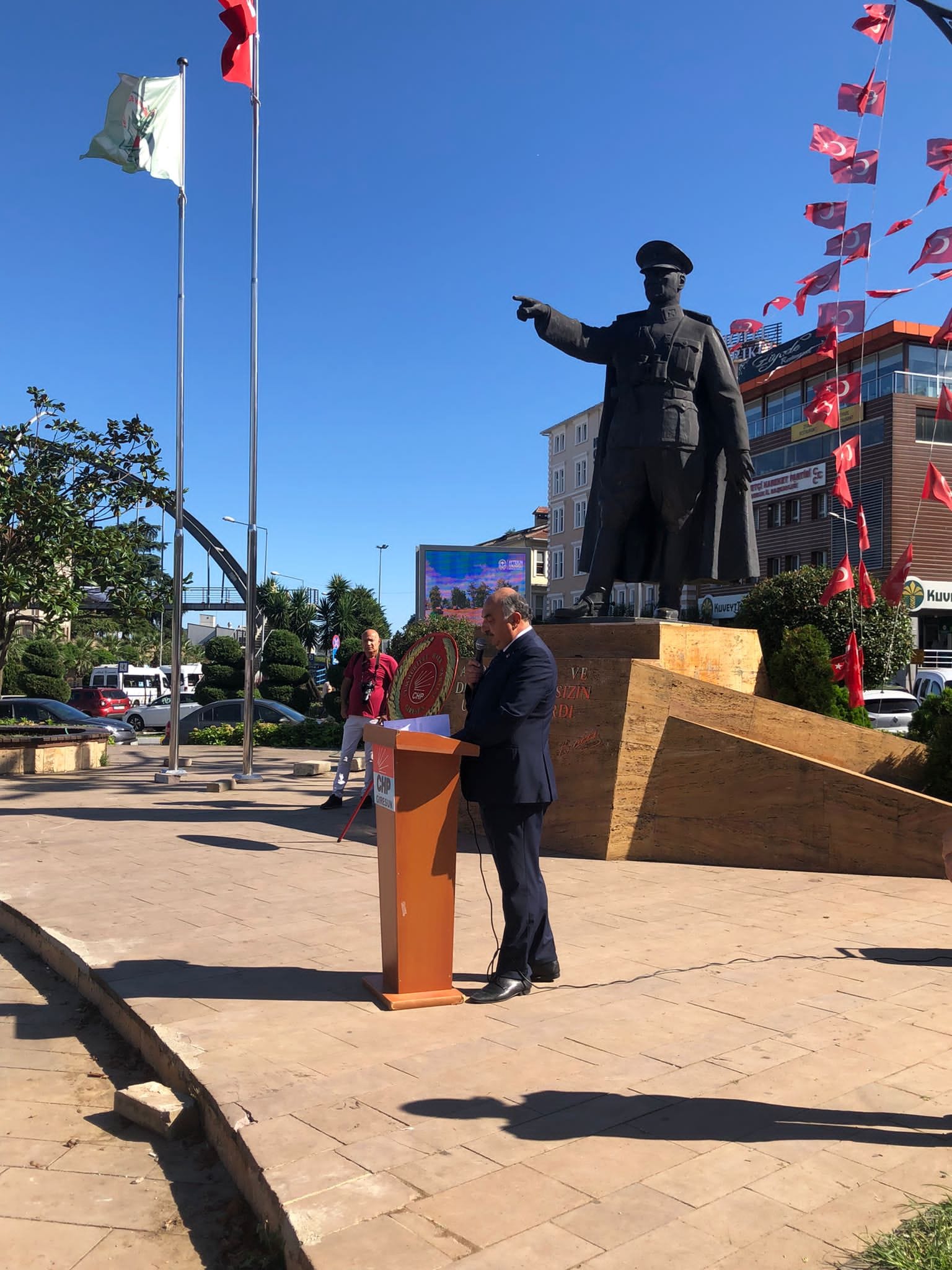 “Türk Milleti’nin Cumhuriyet Bayramını içtenlikle kutluyorum”