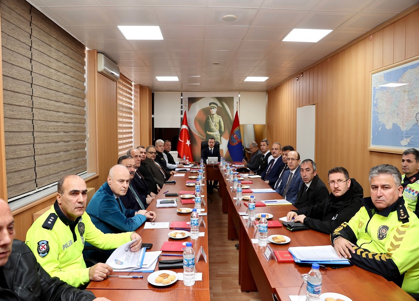 Vali Ünlü, “Güvenli Trafik, Güvenli Tarım” Sempozyumu’na Katıldı