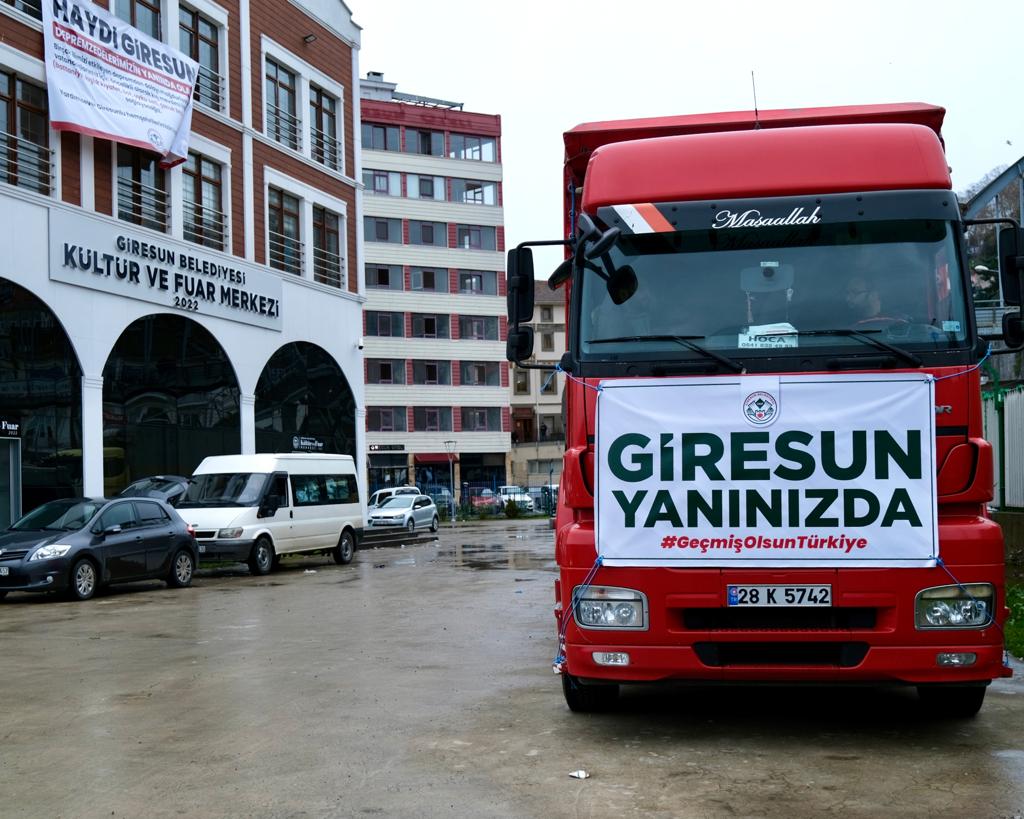 Deprem Bölgelerine Giresun’dan 3 Tır Dolusu Yardım Malzemesi Yola Çıktı