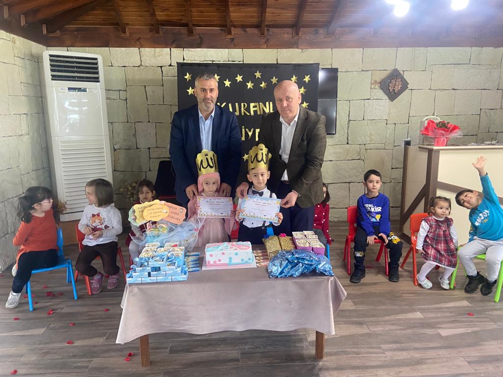 Minik öğrenciler Kur’an okumayı öğrendi