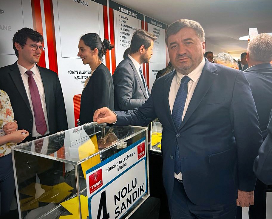 Başkan Şenlikoğlu Türkiye Belediyeler Birliği Encümen Üyeliği’ne Seçildi