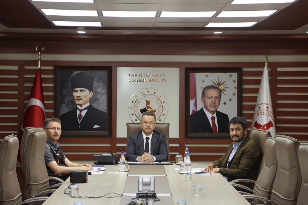 Vali Enver Ünlü, VKS Üzerinden Gerçekleştirilen Toplantıya Katıldı