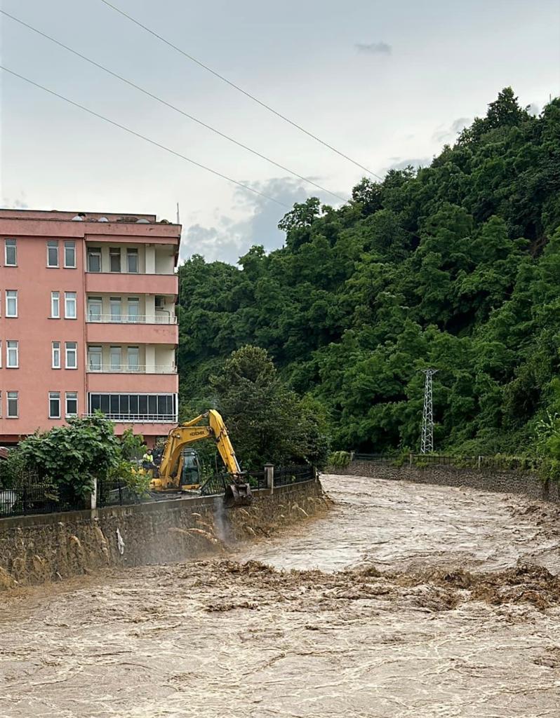 Piraziz’de Yaralar Sarılmaya Başlandı