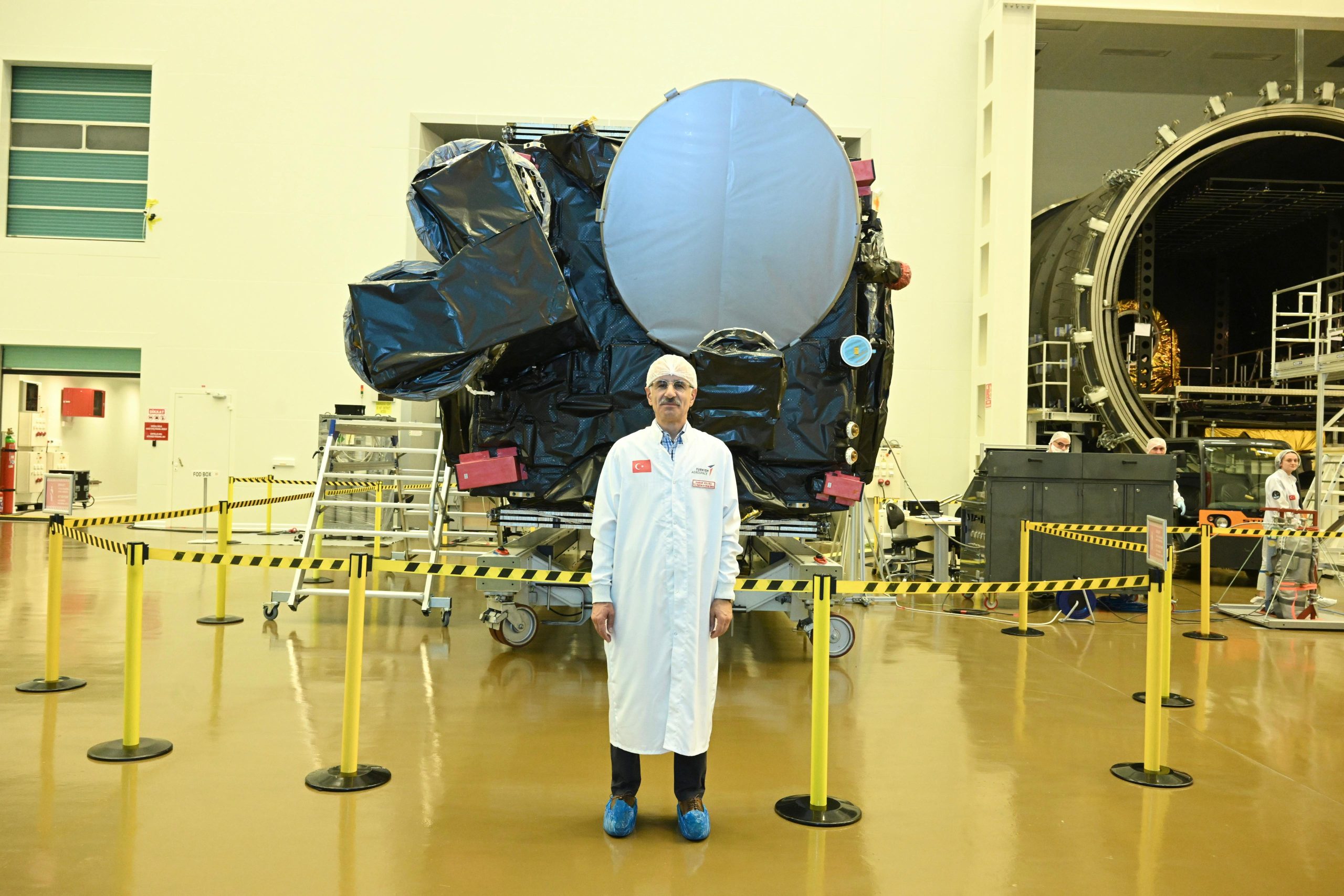 TURKSAT6A DA HEYECAN DORUKTA!  “TESLİMAT MARTTA, UZAYA FIRLATMA HAZİRAN 2024’TE”