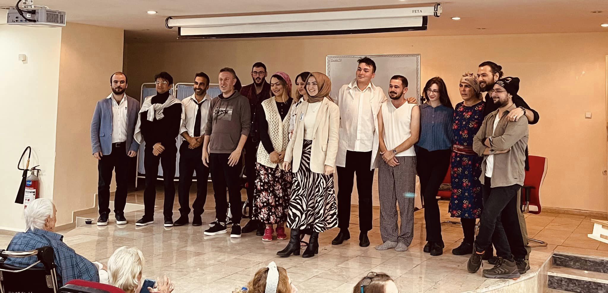 Palyatif Bakım Servisinde “Yanlış Anladın” Adlı Tiyatro Oyunu Sahnelendi!