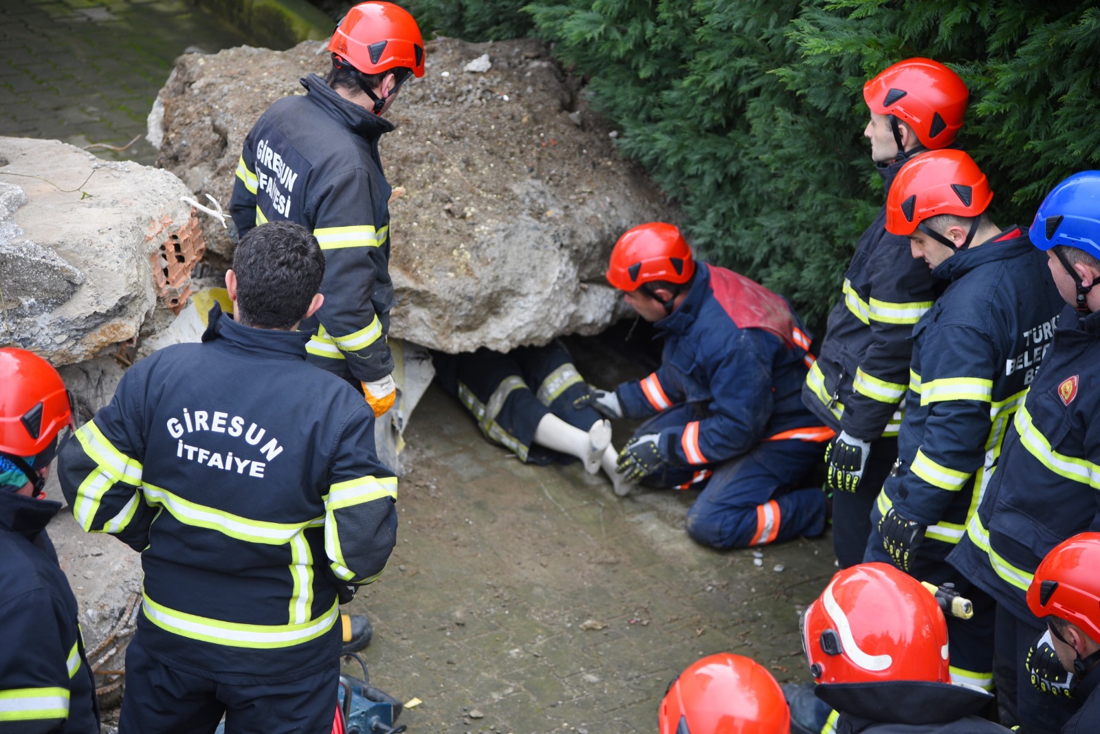 GİRESUN İTFAİYESİ’NDEN DEPREM TATBİKATI