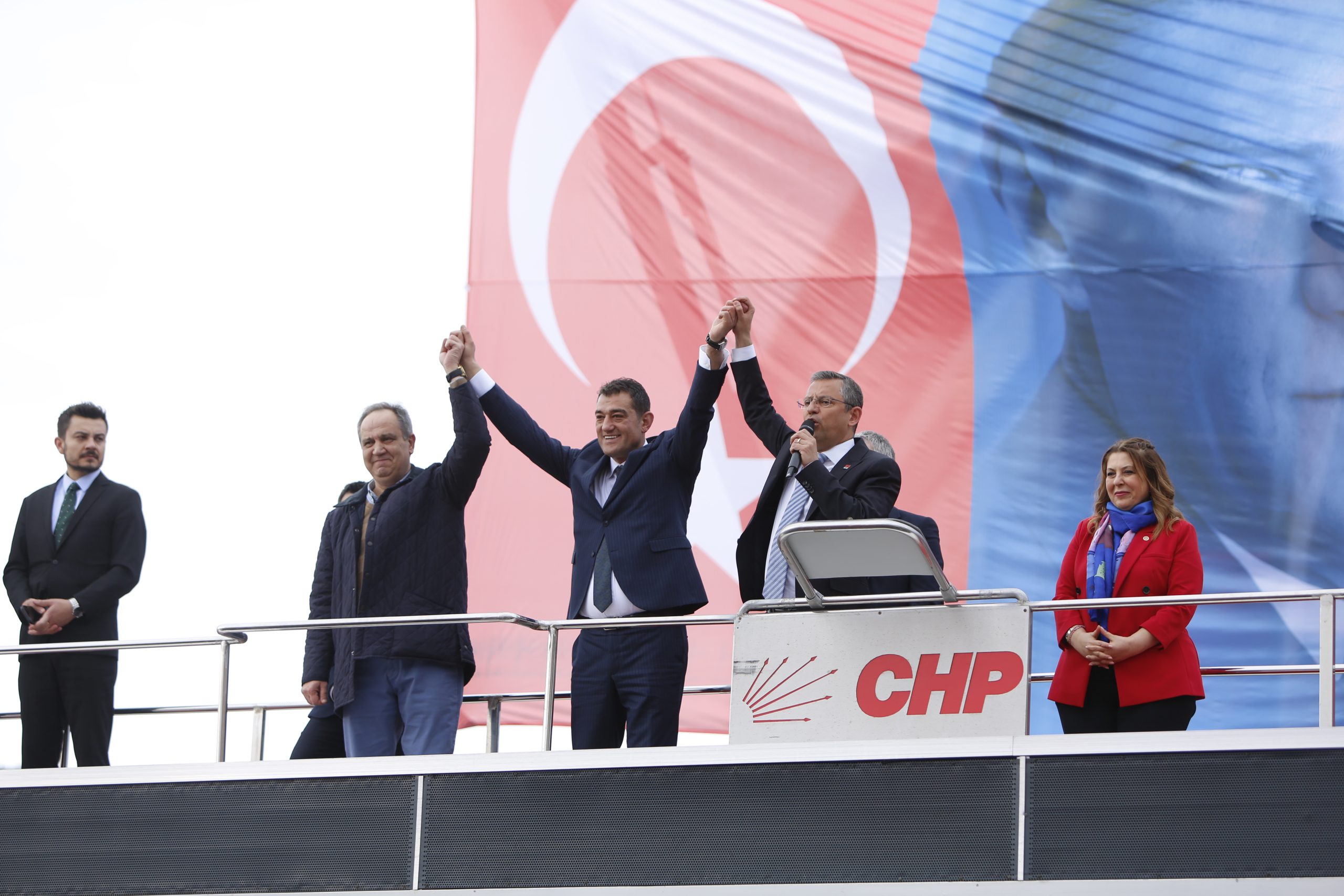ÖZGÜR ÖZEL’DEN KÖSE’YE DESTEK VURGUSU