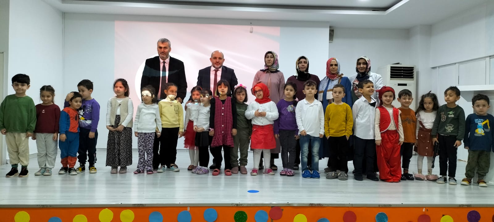 Minik yüreklerden şehitlere vefa