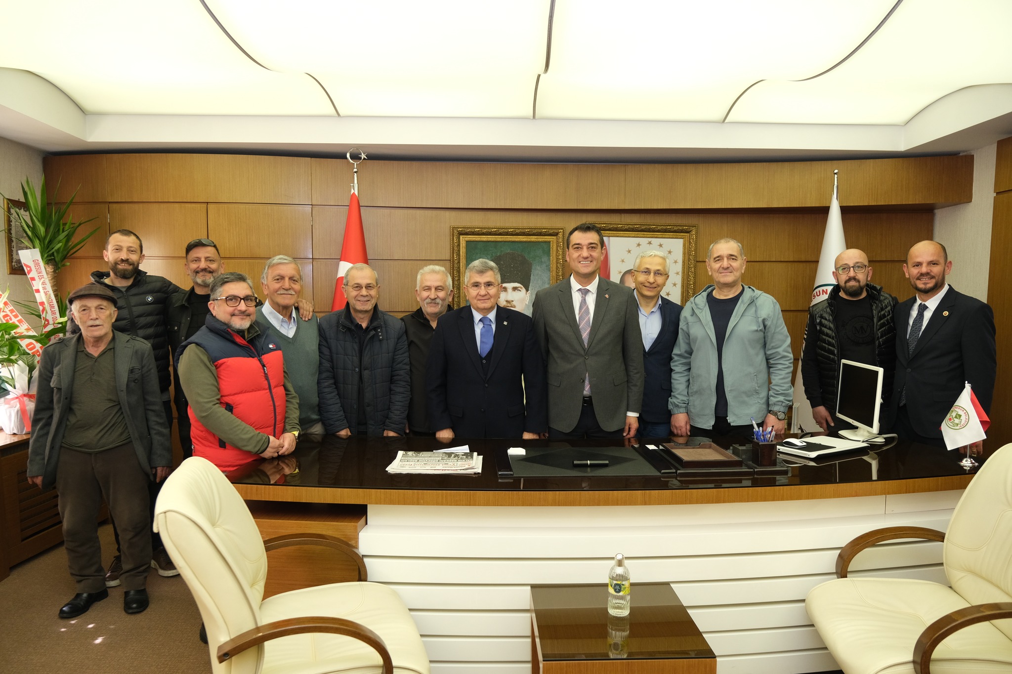 BAŞKAN KÖSE’YE TEBRİK ZİYARETLERİ YOĞUN BİR ŞEKİLDE SÜRÜYOR