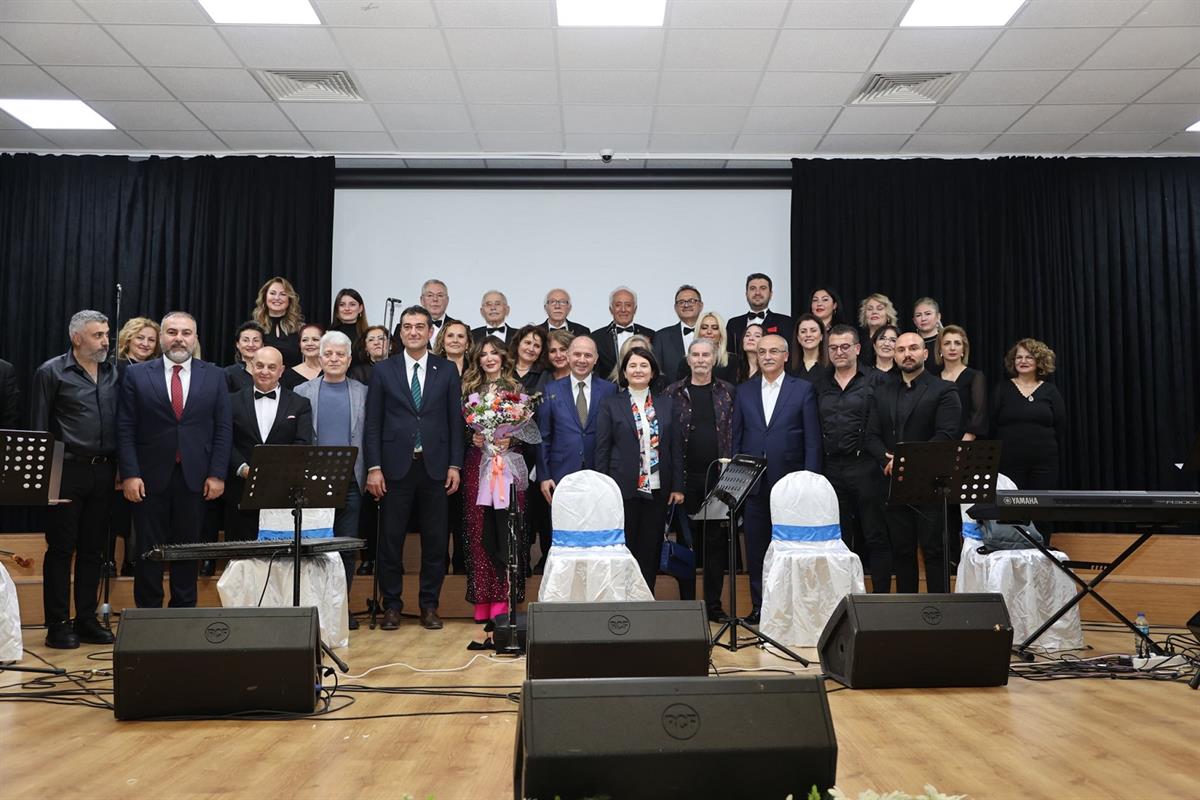 Vali Serdengeçti ve Eşi Hanımefendi, Müzik Dolu Akşamda Keyifli Anlar Yaşadı