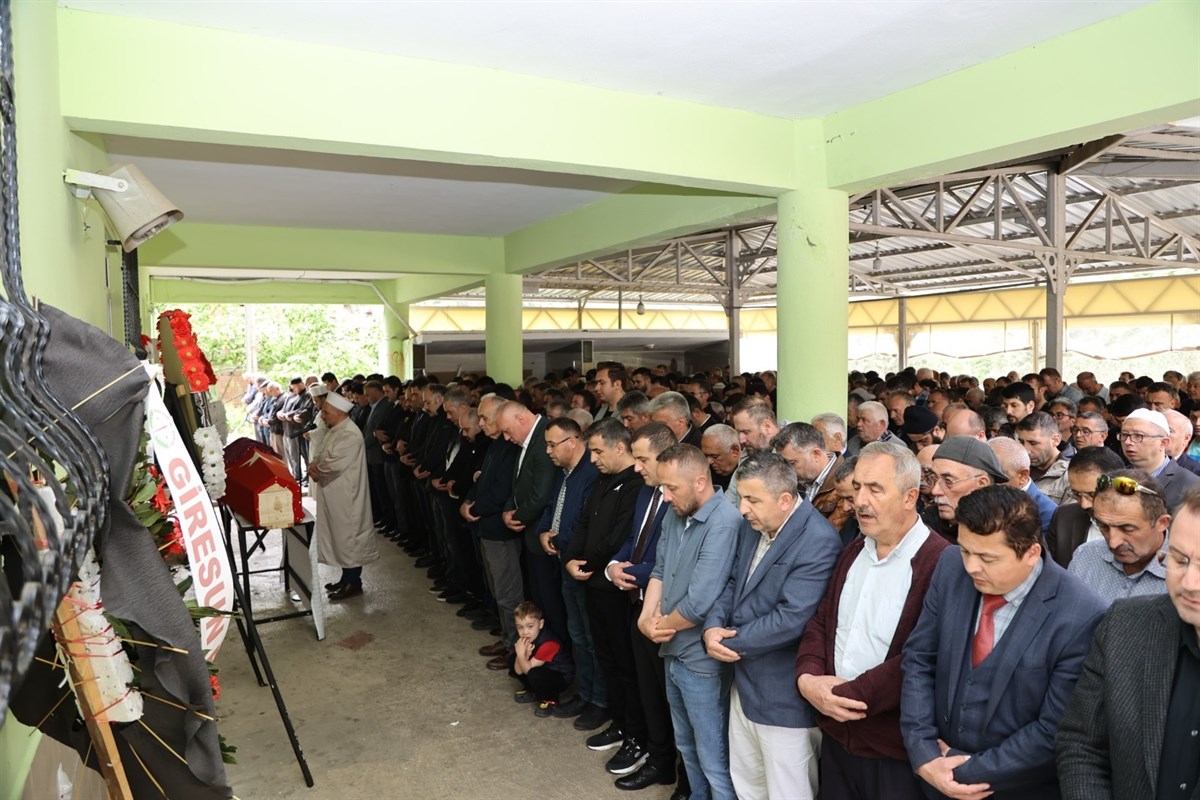 Vali Serdengeçti, Ceza Dairesi Üyesi Esra Köçek’in Cenazesine Katıldı