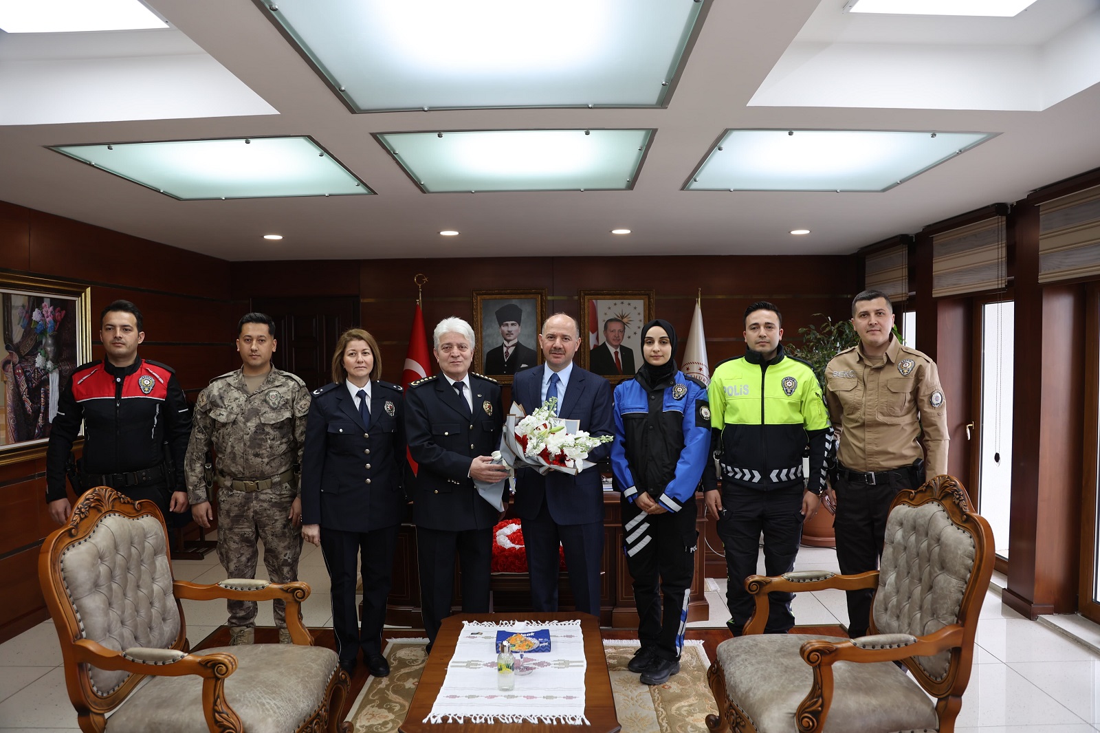 Vali Serdengeçti, Emniyet Müdürü ve Personellerini Kabul Etti