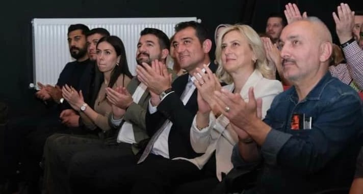 BAŞKANLAR TİYATRODA BULUŞTU