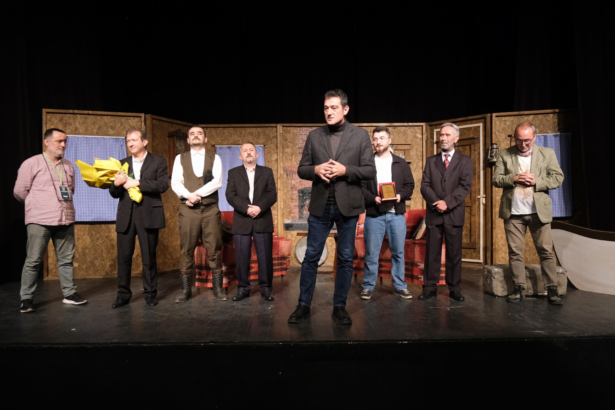 12 GÜN BOYUNCA KEYİFLE İZLENEN TİYATRO FESTİVALİ SONA ERDİ