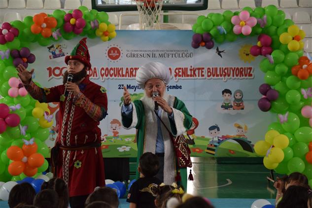 Minikler 100. Yıl Şenliğinde Buluştu