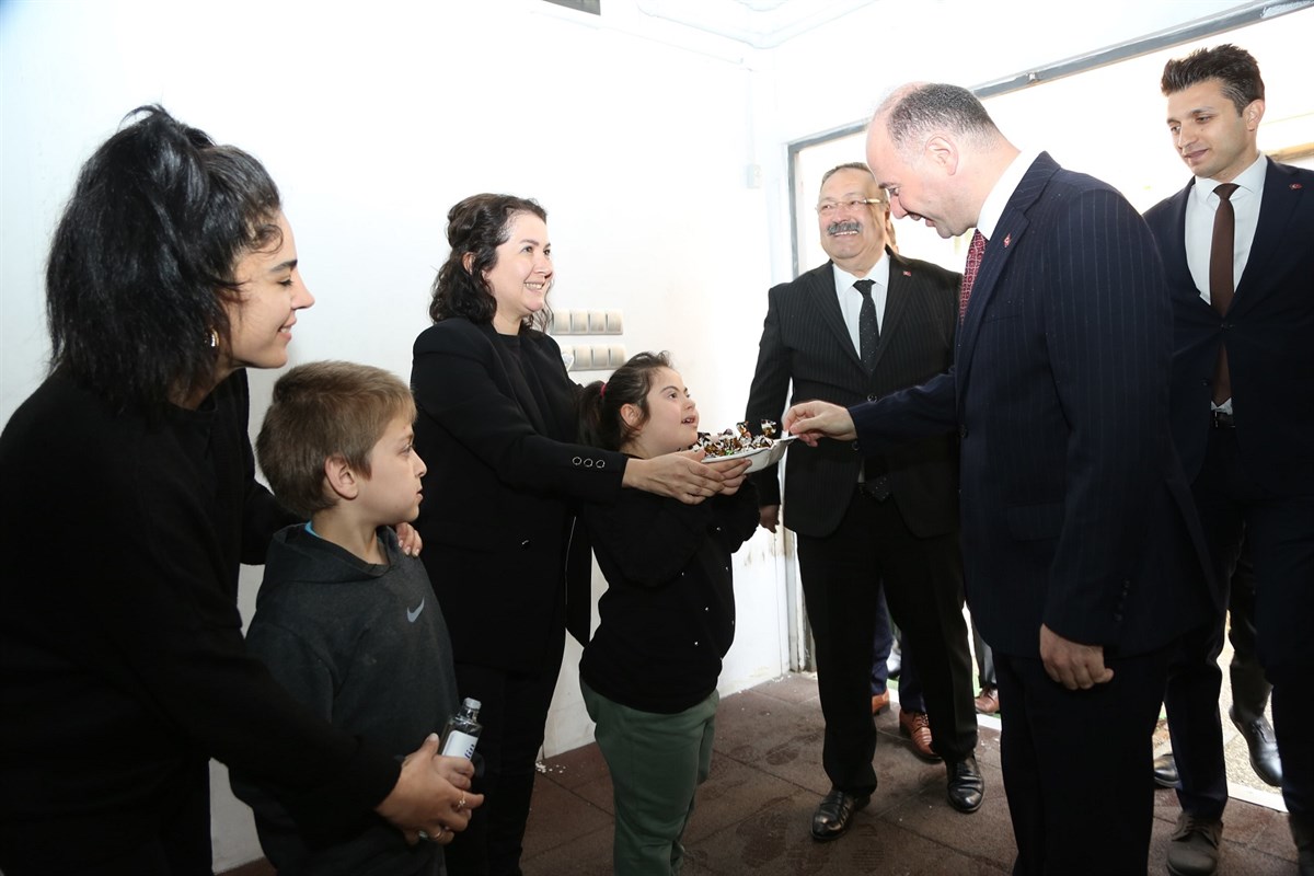 Vali Serdengeçti, Özel Çocuklarla Buluştu