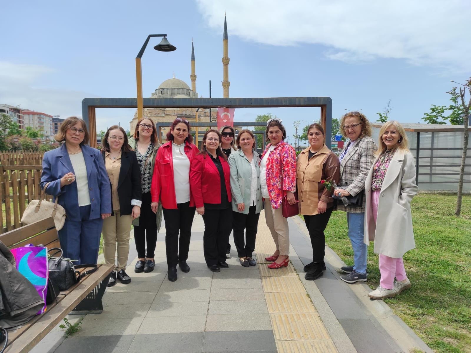 Cumhuriyet Kadınları Anneler Günü Etkinliğinde Buluştu