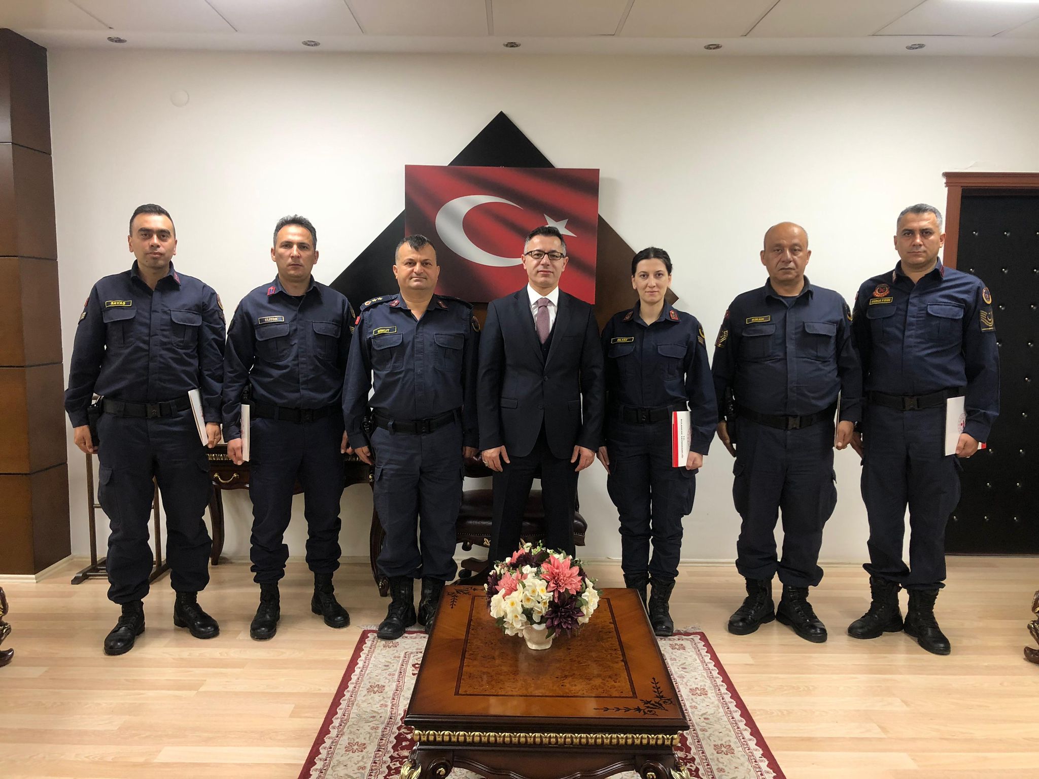 KAYMAKAM ÜNAL KOÇ İLÇE JANDARMA KOMUTANLIĞI RÜTBELİLERİ İLE BİR ARAYA GELDİ