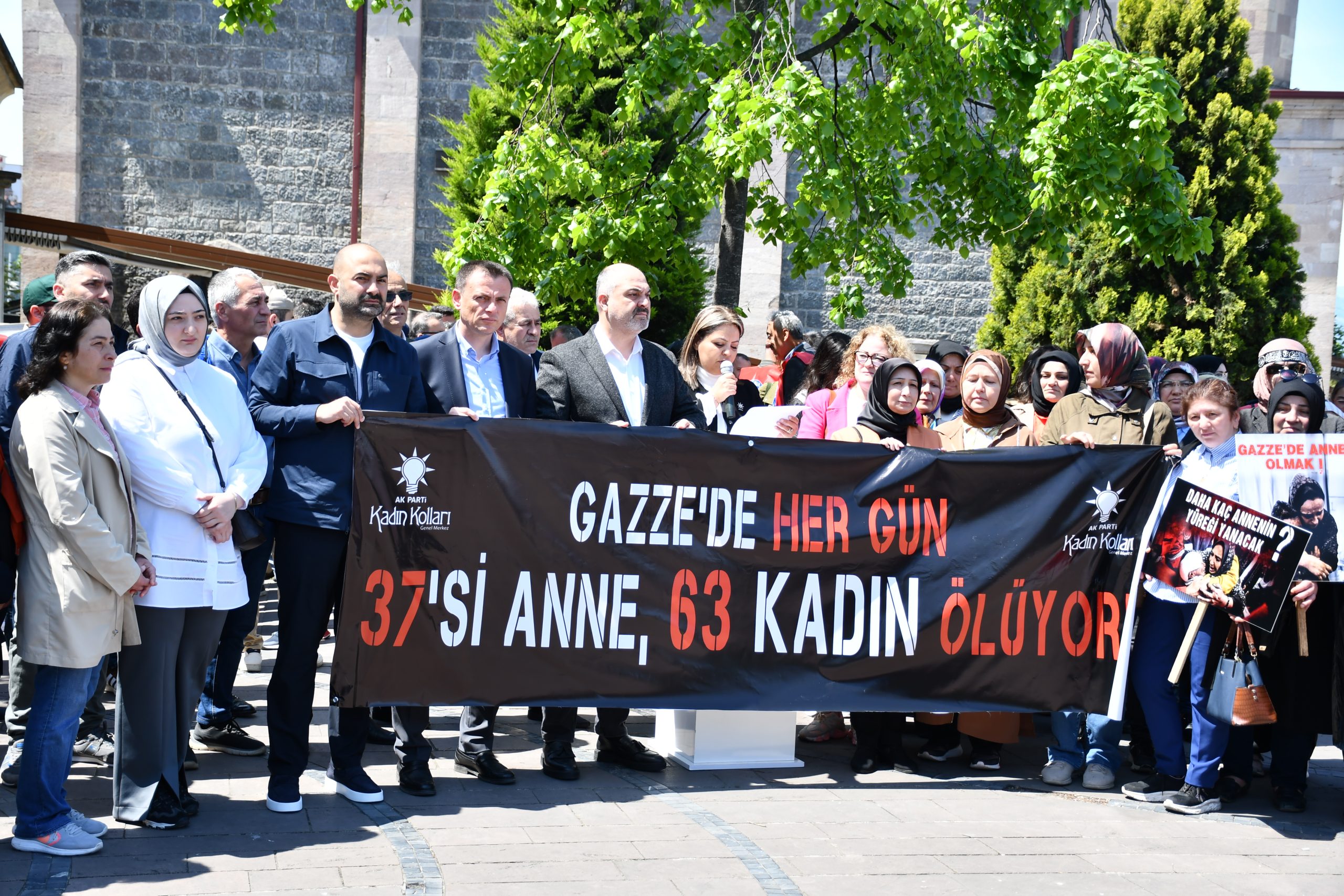 “GAZZE’DE ANNE OLMAK’’