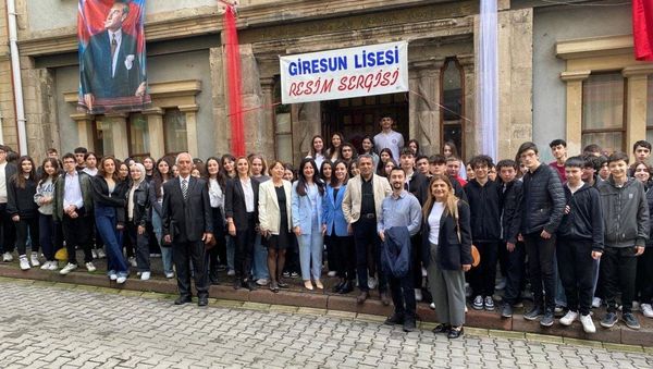 GİRESUN LİSESİNİN RESİM SERGİSİ AÇILIŞI YAPILDI