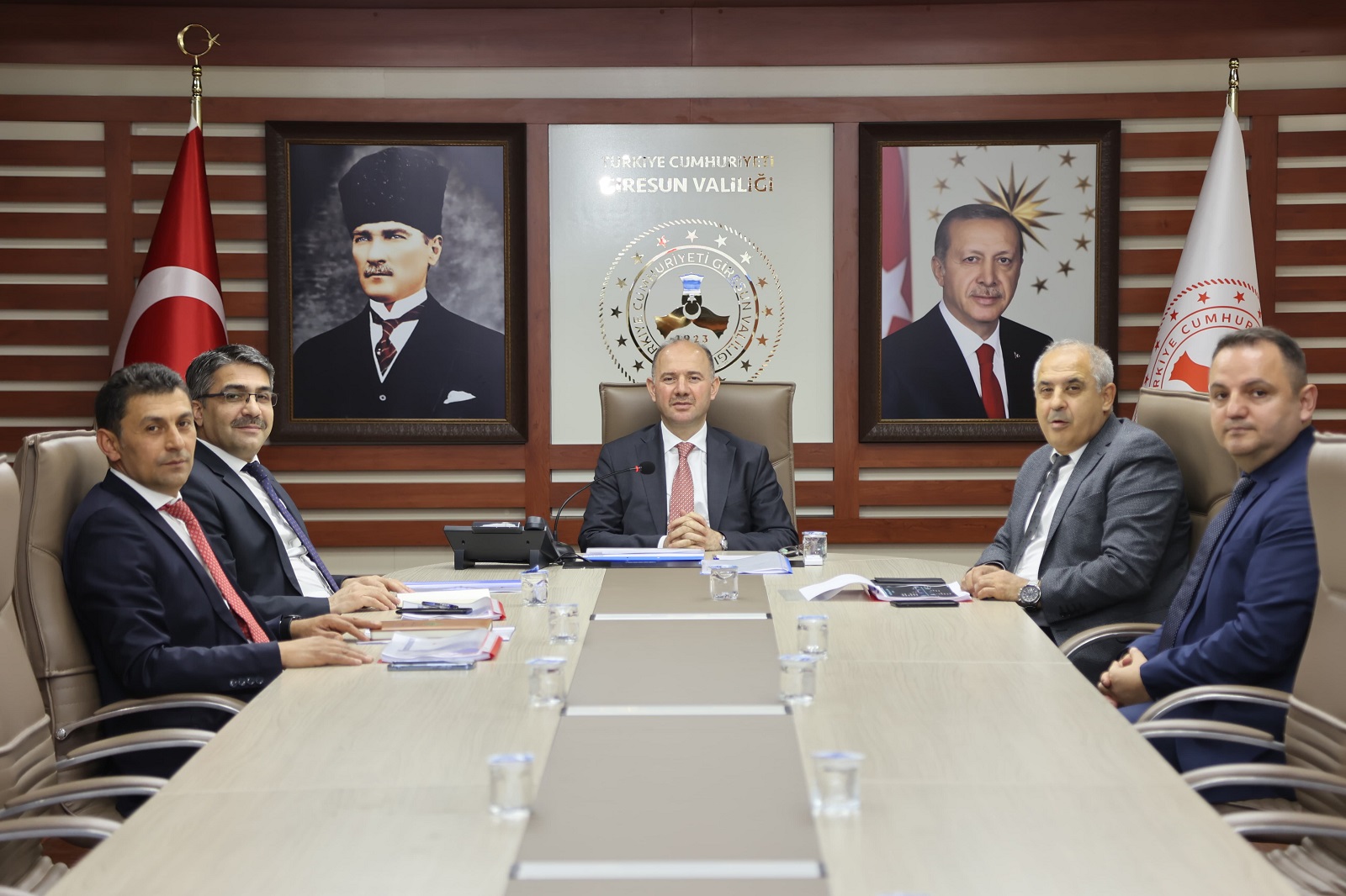 Vali Serdengeçti, AB ve Dış İlişkiler Bürosu Değerlendirme Toplantısına Katıldı