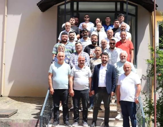 BAŞKAN AYYILDIZ PİRAZİZ’DE TAKSİCİ ESNAFLARLA BİR ARAYA GELDİ