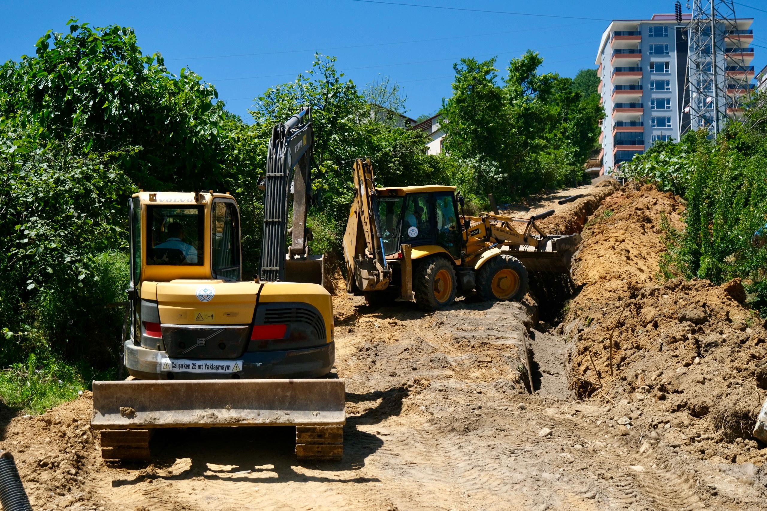 GAZİLER MAHALLESİ’NDE 400 METRELİK KANALİZASYON HATTI ÇALIŞMASI BAŞLATILDI