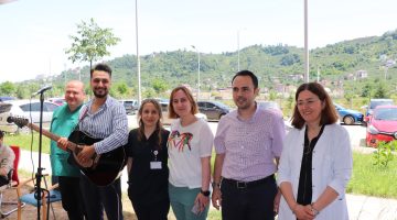 KEMOTERAPİ ÜNİTESİNDE MÜZİK DİNLETİSİ
