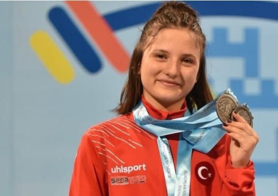 AYSU BEKTAŞ, AVRUPA İKİNCİSİ