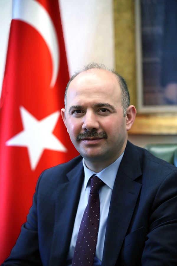 VALİ SERDENGEÇTİ, BAYRAMIN ARİFE GÜNÜ VALİLİKTE BAYRAMLAŞACAK!