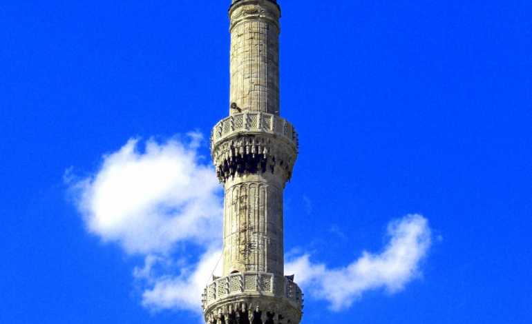 KULAK ARDI EDİLEN CAMİ HOPARLÖRÜ