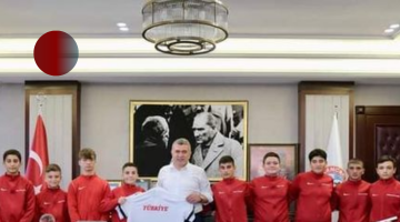 ŞAMPİYONLARDAN BAŞKAN SIBIÇ’A ZİYARET