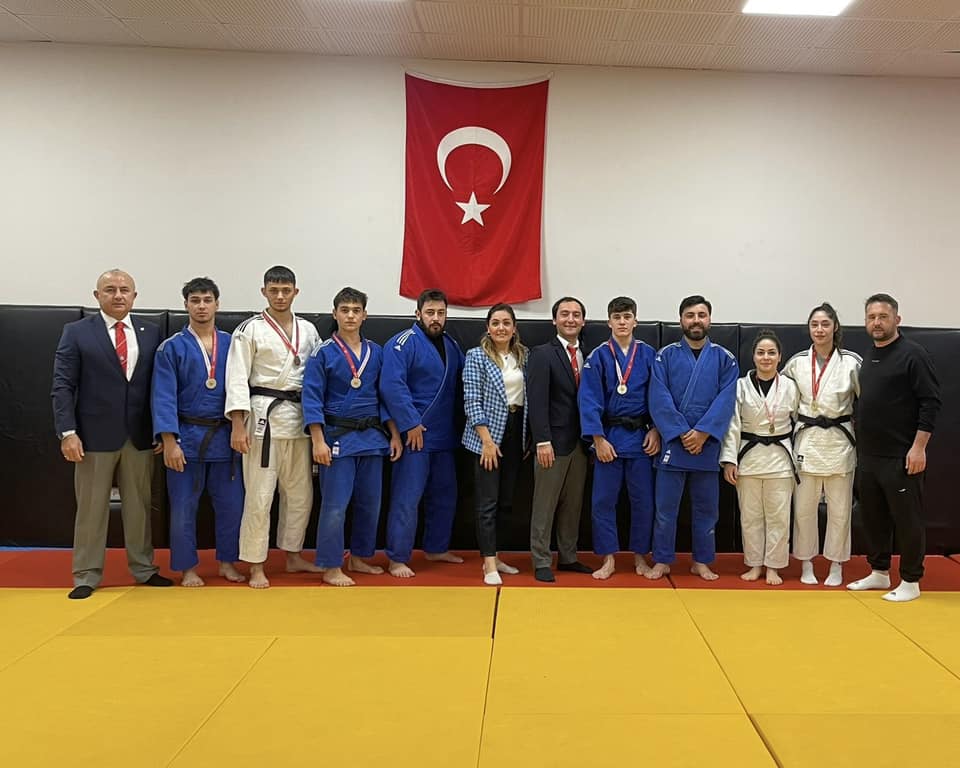 Giresun Judo İl Temsilciliği 2025 yılı faaliyet programı kapsamında, Büyükler Judo İl Seçmesi Çotanak Spor Kompleksi Judo Salonunda gerçekleştirildi.