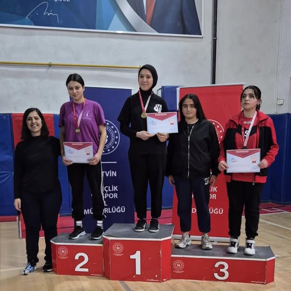 17-19 Mart tarihleri arasında Artvin’de gerçekleştirilen Okul Sporları Bilek Güreşi Gençler B Kız/Erkek Grup Müsabakaları’na ilimizden katılan sporcularımız başarılı sonuçlar aldı.