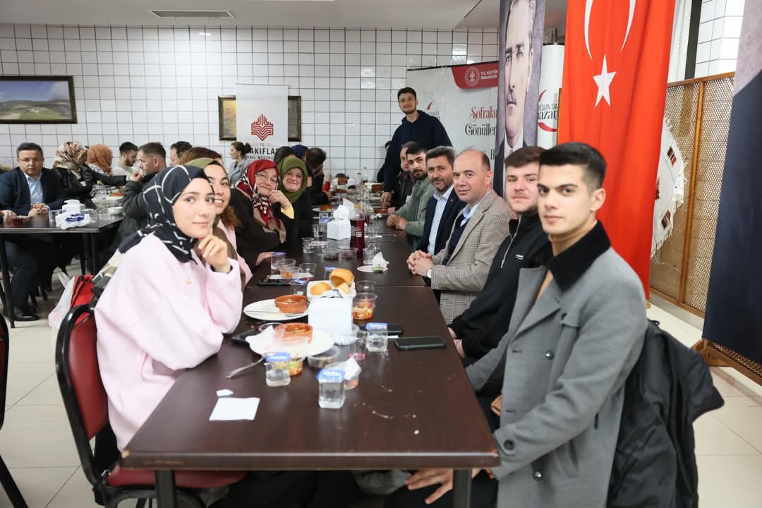 GİRESUN VALİSİ SERDENGECTİ, HEMŞEHRİLERİYLE RAMAZAN İFTARINDA BİR ARAYA GELDİ