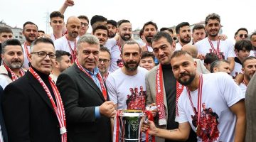 “ŞAMPİYONLUK SÖZÜ TUTULDU: BULANCAKSPOR KUPAYI EVİNE GETİRDİ!”