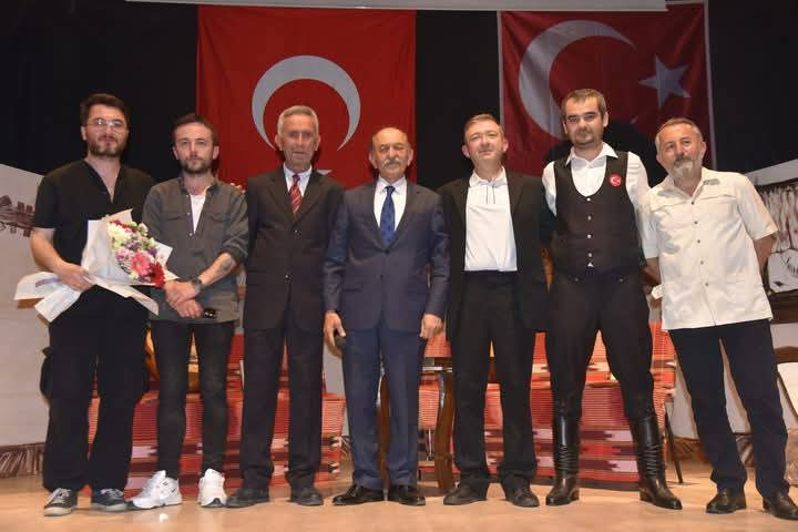 “GİRESUN’un DEĞERLERİ BİZİM UŞAKLAR” GÖRELE’DE SANATSEVERLERLE BULUŞTU