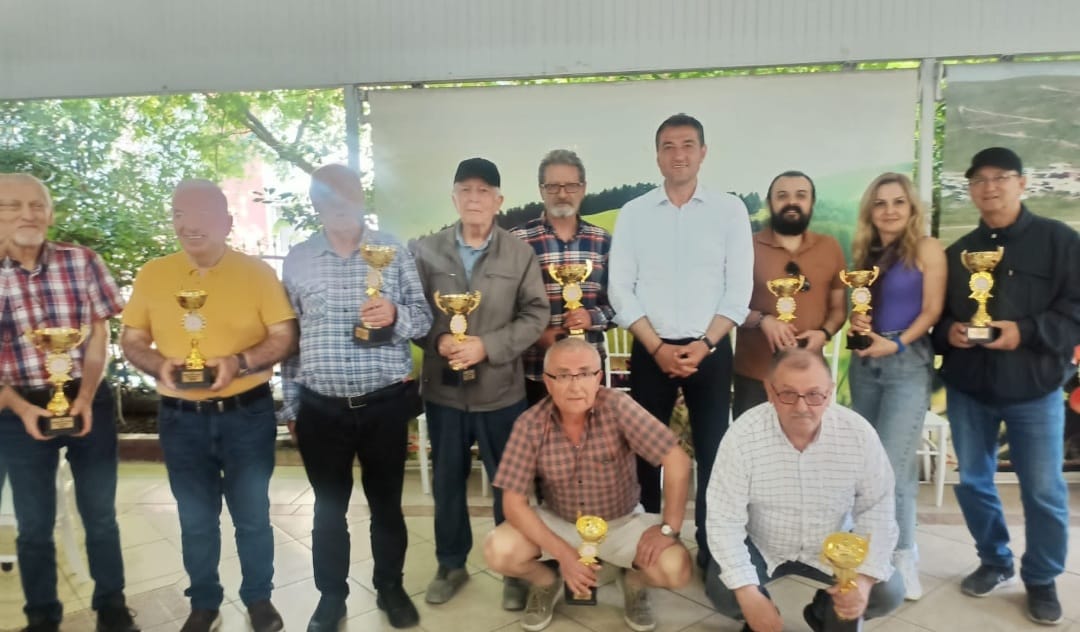 BRİÇ USTALARI KIYASIYA YARIŞTI