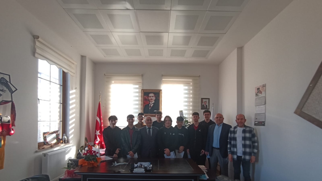 PİRAZİZ ANADOLU LİSESİ TİYATROCULARINA BAŞARI BELGESİ TAKDİM EDİLDİ