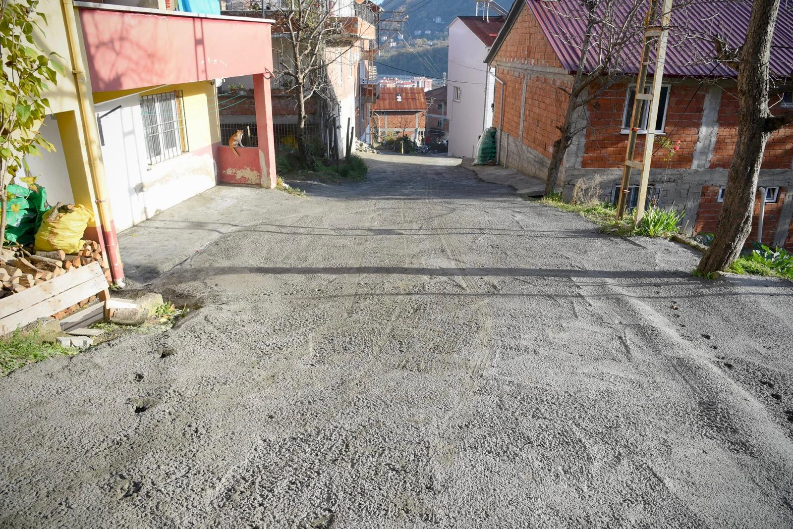 ÇAYKARA MAHALLESİ’NDE 150 METRELİK BETONLAMA ÇALIŞMASI