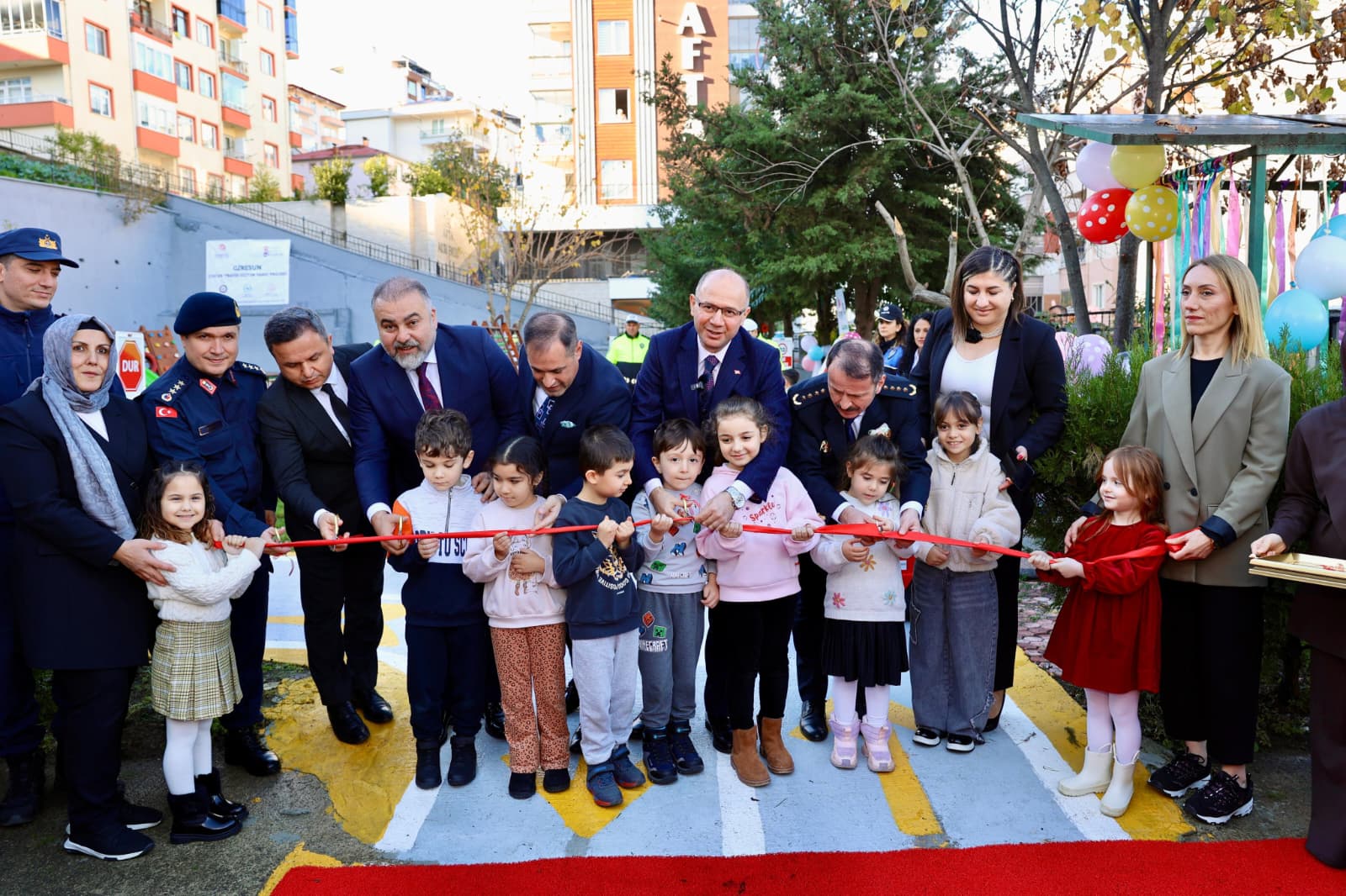 ÇOCUK TRAFİK EĞİTİM PARKI TÖRENLE AÇILDI