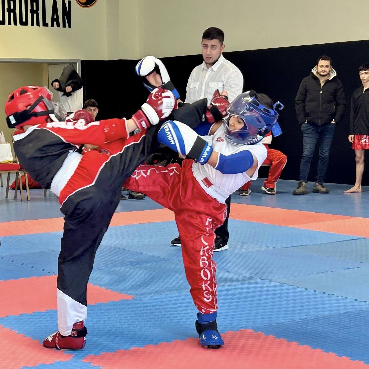 GİRESUNLU GENÇ KİCK BOKSÇULAR TÜRKİYE