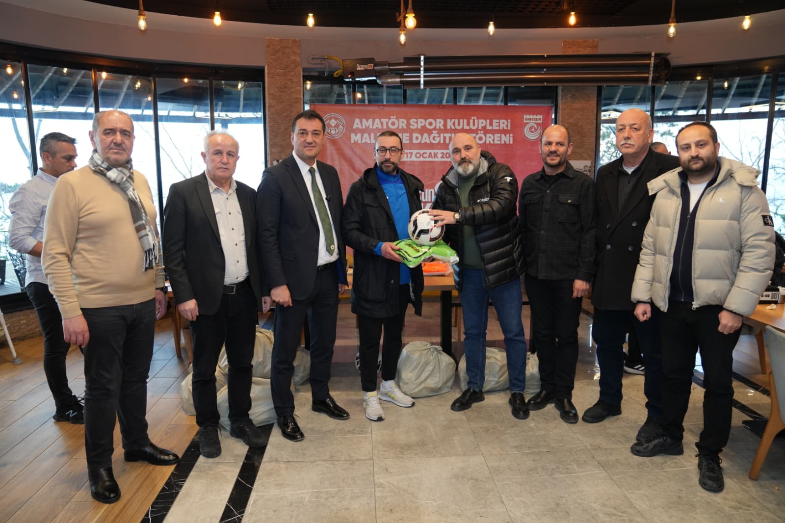 GİRESUN BELEDİYESİ’NDEN AMATÖR SPORA DESTEK  KULÜPLERE TOP VE MAZOT DESTEĞİ VERİLDİ