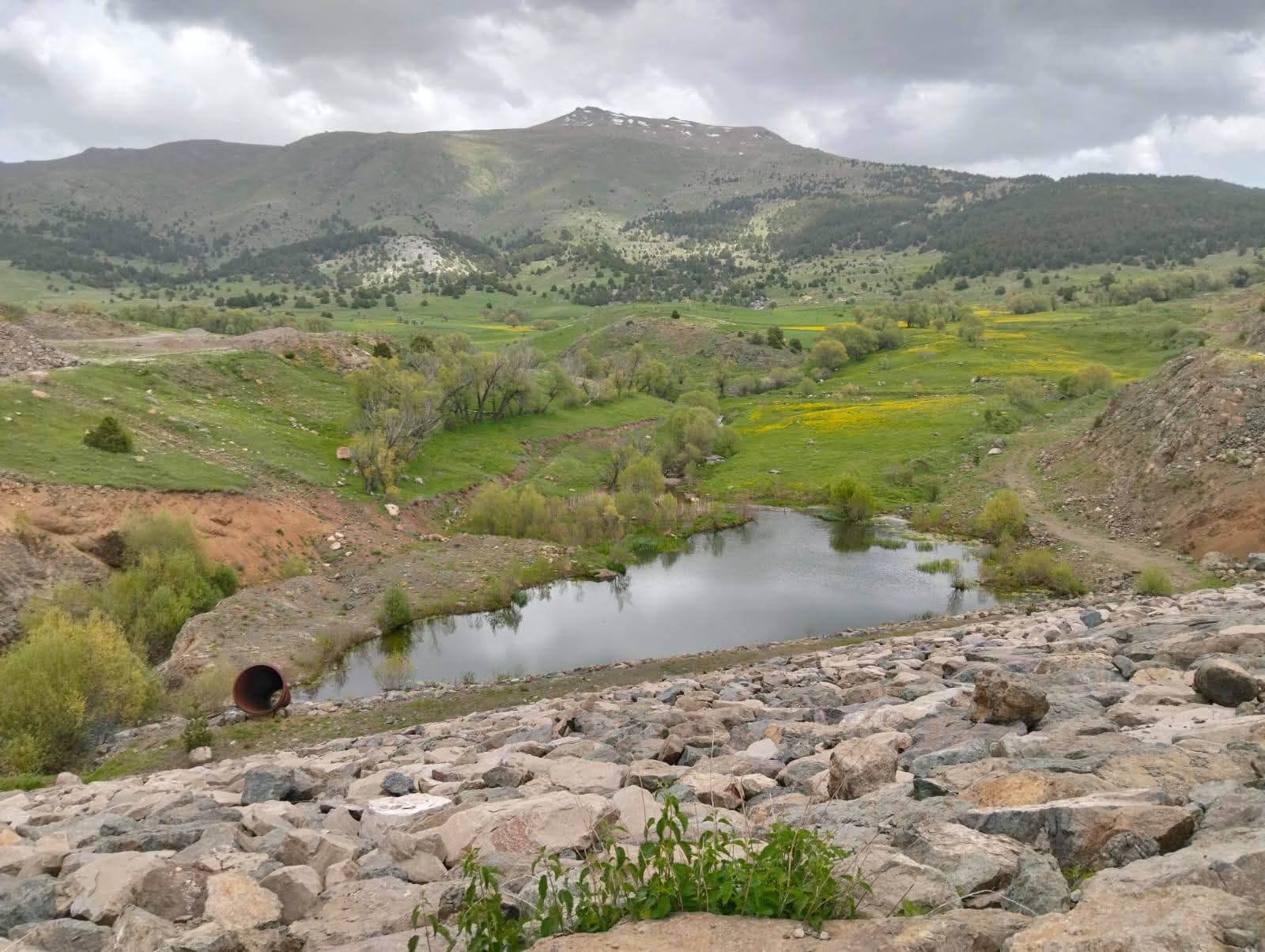 Haşhaş Göleti ve Alucra Yolları Yatırımı Bekliyor