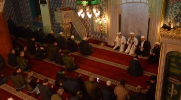 Miraç Gecesi dualarla idrak edildi   Miraç Gecesi dolayısıyla Giresun genelinde düzenlenen programlarda eller semaya açıldı. Vatandaşlar Miraç Gecesini idrak etmek için namaz kılıp dua etti.